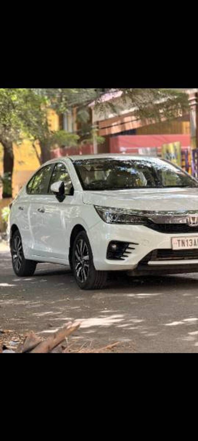 https://images10.gaadi.com/usedgaadi-sellcar/UsedCar/e5cef575a/4ca6c4b1-e3d7-4b32-84e5-e05dc0ac3892.jpg?imwidth=6402