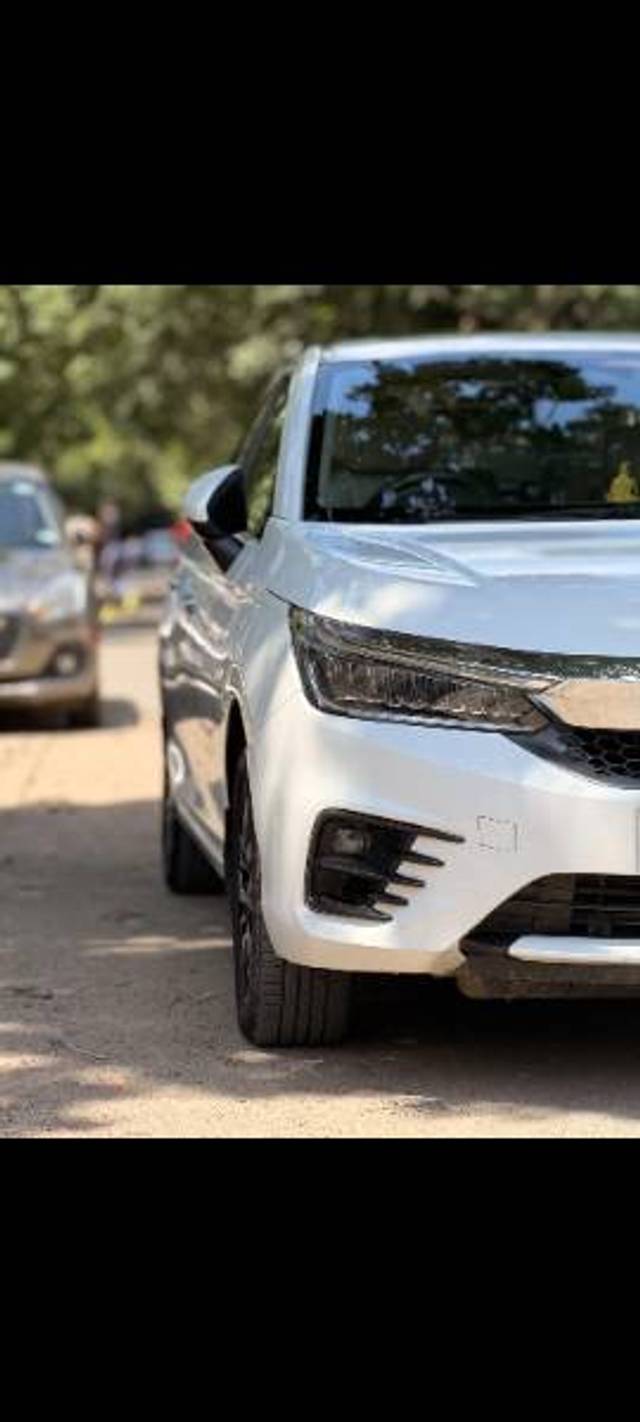 https://images10.gaadi.com/usedgaadi-sellcar/UsedCar/e5cef575a/b64686f0-2098-4804-984c-770a1d268170.jpg?imwidth=6401