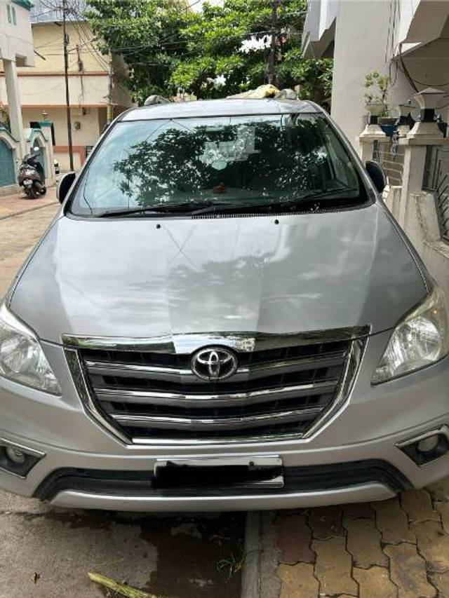 https://images10.gaadi.com/usedgaadi-sellcar/UsedCar/e5cf0eb6a/551dfd33-1dd1-4688-b91b-f59039fb4b26.jpg?imwidth=6400