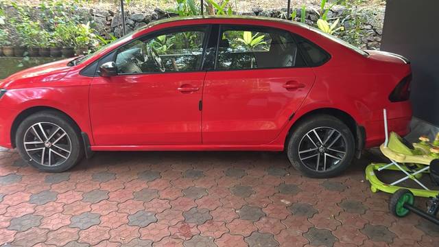 https://images10.gaadi.com/usedgaadi-sellcar/UsedCar/e5cf17e5a/9462e5cd-72bd-4643-bb24-2f5f23bab587.jpeg?imwidth=6401