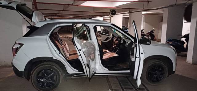 https://images10.gaadi.com/usedgaadi-sellcar/UsedCar/e5cf83f6a/251ab281-4594-43e0-b639-a87ec6893f6c.jpg?imwidth=6401