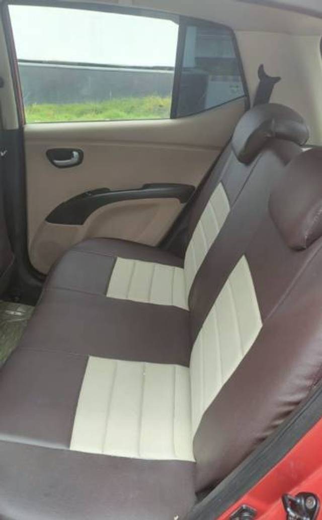 https://images10.gaadi.com/usedgaadi-sellcar/UsedCar/e5cfa8e7a/0d937fe4-6a7c-4c55-8291-127825dbc888.jpg?imwidth=6401