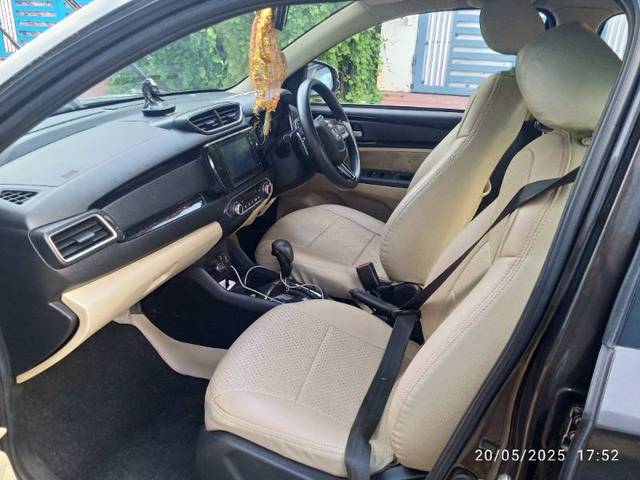 https://images10.gaadi.com/usedgaadi-sellcar/UsedCar/e5cff740a/ac25849b-6686-43d4-b736-e3a276dc9809.jpg?imwidth=6402