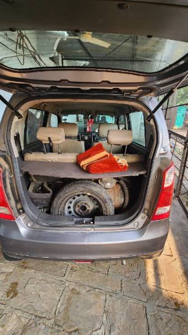https://images10.gaadi.com/usedgaadi-sellcar/UsedCar/e5d02d7aa/73b85e34-f5cd-418a-bc0b-7755d9621600.jpg?imwidth=6401