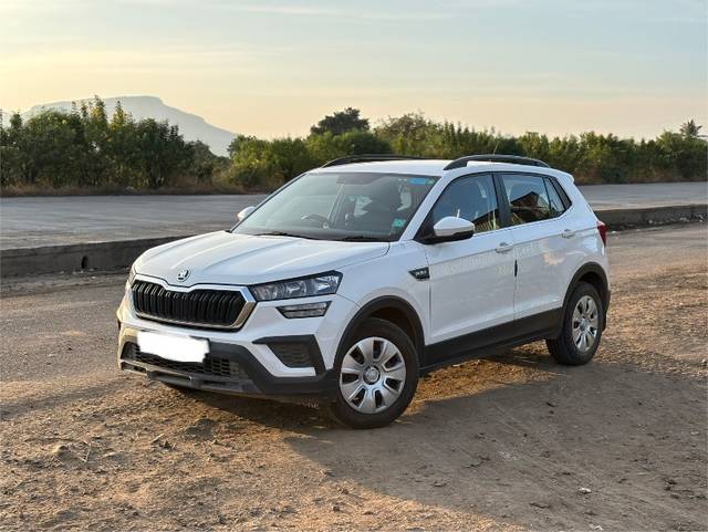 https://images10.gaadi.com/usedgaadi-sellcar/UsedCar/e5d04b01a/c033c86b-caae-4dce-9e50-3e0ce5ce463f.jpeg?imwidth=6400