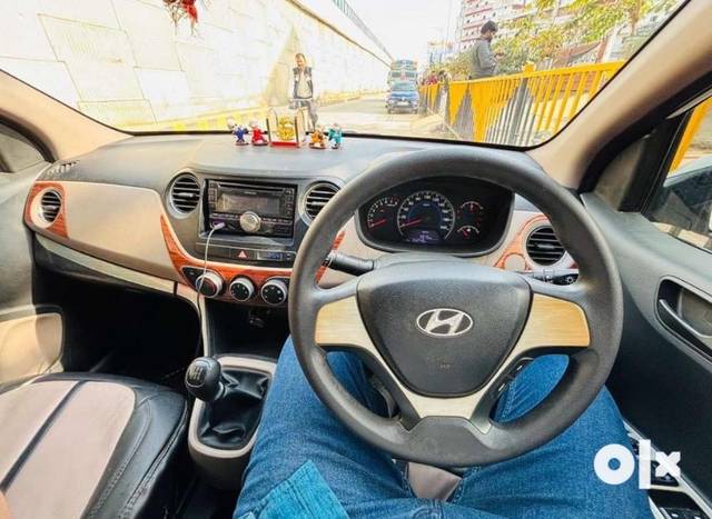 https://images10.gaadi.com/usedgaadi-sellcar/UsedCar/e5d0579aa/d42292c2-077b-4709-b151-fab03270e8c8.jpeg?imwidth=6401