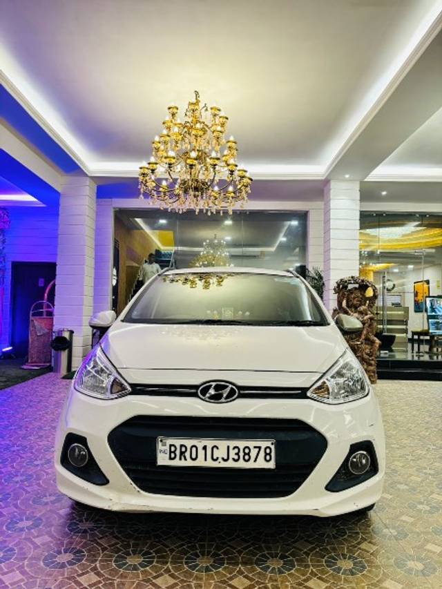 https://images10.gaadi.com/usedgaadi-sellcar/UsedCar/e5d0579aa/f78cee1f-a943-4a9d-b973-4bbdfe9d8087.jpeg?imwidth=6402