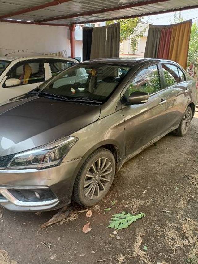 https://images10.gaadi.com/usedgaadi-sellcar/UsedCar/e5d0ac95a/3ccefbd2-a361-44b0-9101-ad53037e99e2.jpg?imwidth=6400