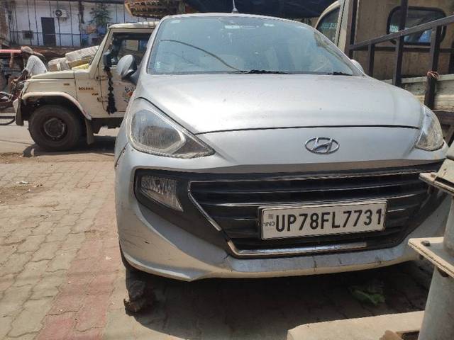 https://images10.gaadi.com/usedgaadi-sellcar/UsedCar/e5d0e69fa/a76b21ea-8d22-4c22-b054-8810467b76bb.jpg?imwidth=6400