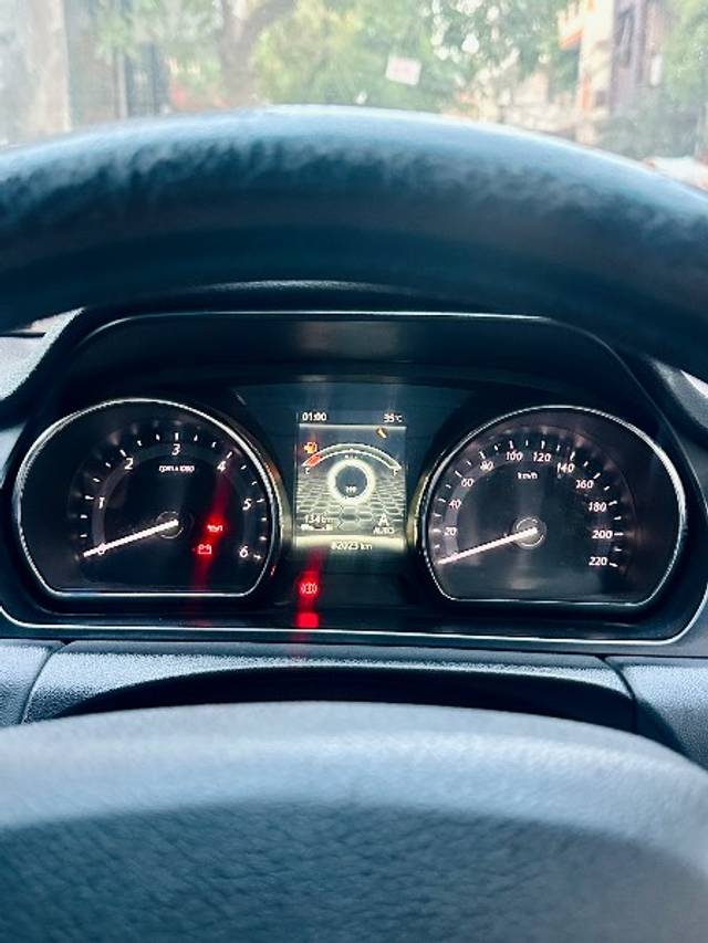 https://images10.gaadi.com/usedgaadi-sellcar/UsedCar/e5d0f0f6a/a86da6a3-4748-4723-8e86-f4775b8a524d.jpeg?imwidth=6402