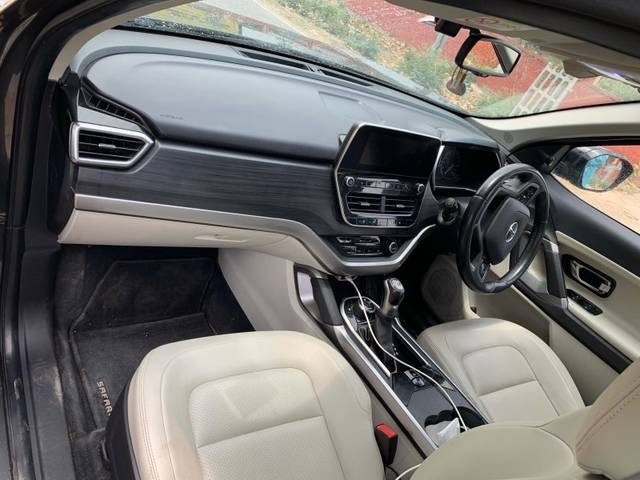 https://images10.gaadi.com/usedgaadi-sellcar/UsedCar/e5d11511a/47ae229e-dbf8-4d84-9e88-31265ed48942.jpeg?imwidth=6402