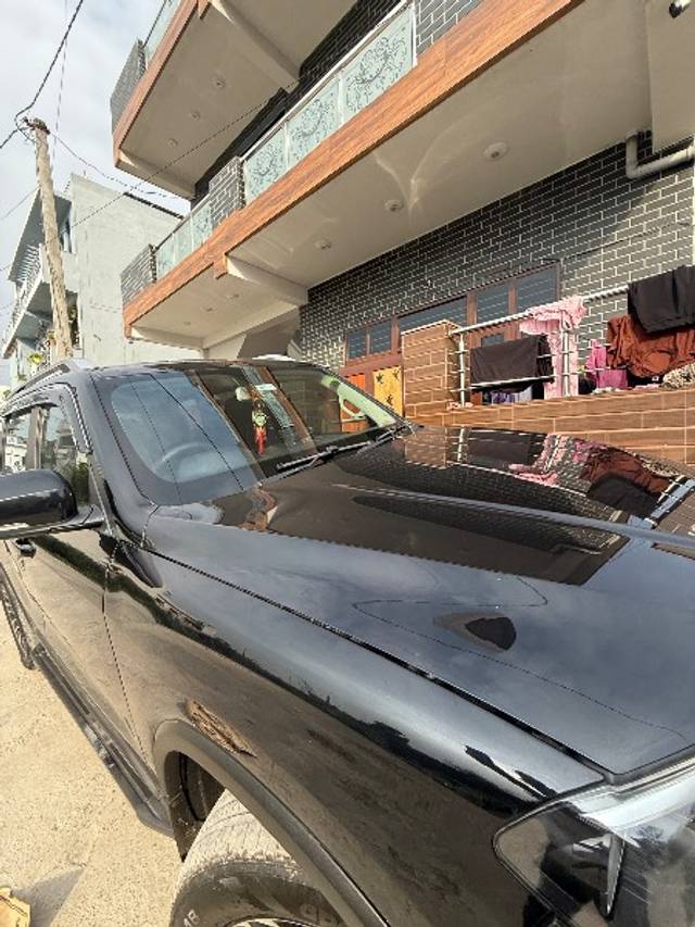 https://images10.gaadi.com/usedgaadi-sellcar/UsedCar/e5d11d0da/777c94d3-a8ce-4510-840c-0b1db8918c84.jpeg?imwidth=6401