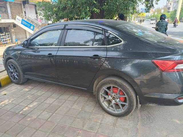 https://images10.gaadi.com/usedgaadi-sellcar/UsedCar/e5d12a7da/07e452bc-a899-4d28-be4b-08f337f91999.jpg?imwidth=6401