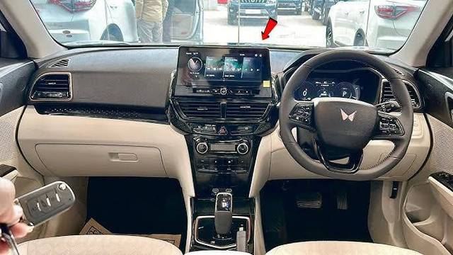 https://images10.gaadi.com/usedgaadi-sellcar/UsedCar/e5d13677a/beaf5120-5e28-4378-a459-712e7b6ef08a.jpeg?imwidth=6400