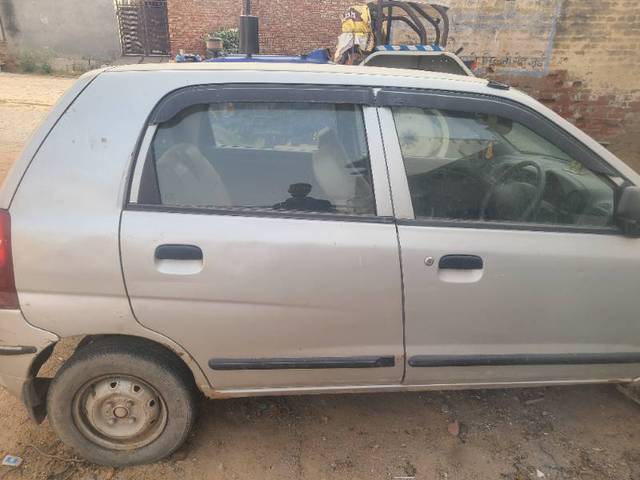 https://images10.gaadi.com/usedgaadi-sellcar/UsedCar/e5d14fdea/f606a1f8-3f91-40bb-ba5a-7e9789eef943.jpg?imwidth=6401