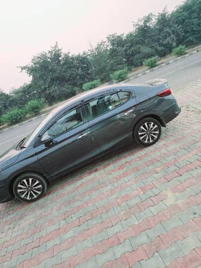 https://images10.gaadi.com/usedgaadi-sellcar/UsedCar/e5d16b9fa/47e756a2-1031-4d8a-a4cf-b39890fe1c7d.jpg?imwidth=6401