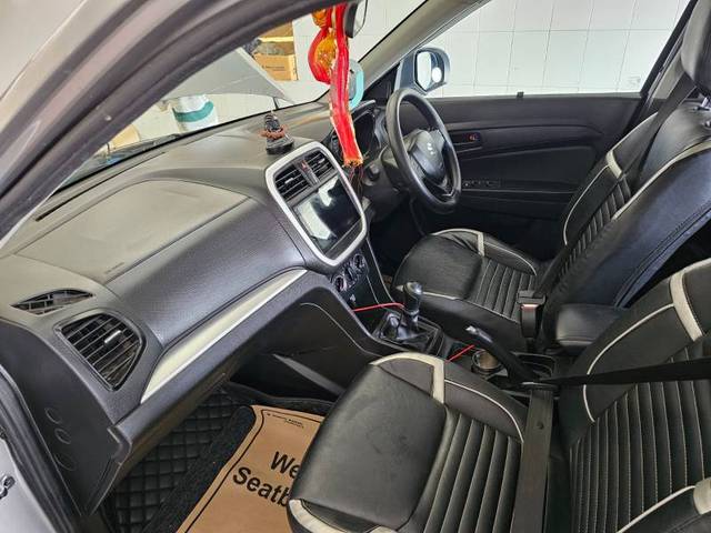https://images10.gaadi.com/usedgaadi-sellcar/UsedCar/e5d16d69a/87dc21cc-da77-4ecd-8ccc-12d704d831d3.jpg?imwidth=6401