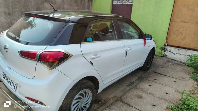https://images10.gaadi.com/usedgaadi-sellcar/UsedCar/e5d18206a/448f1407-36ed-41e6-a1aa-e566b611c43e.jpg?imwidth=6401