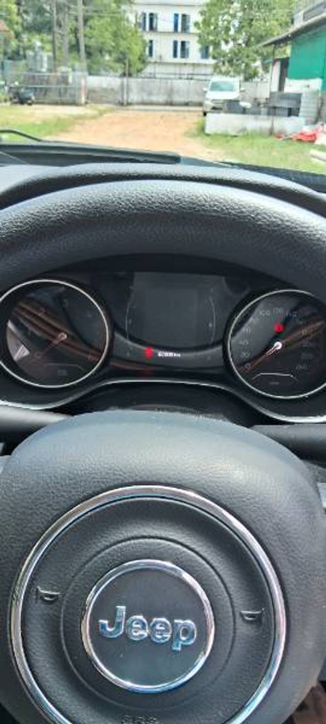 https://images10.gaadi.com/usedgaadi-sellcar/UsedCar/e5d1cceba/b53059dc-6128-48b9-b0c3-a529ae793c80.jpg?imwidth=6402