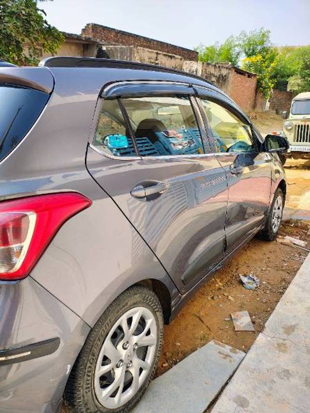 https://images10.gaadi.com/usedgaadi-sellcar/UsedCar/e5d1ce55a/d579df8f-2b29-4559-bc3b-61fb25789bd7.jpg?imwidth=6402