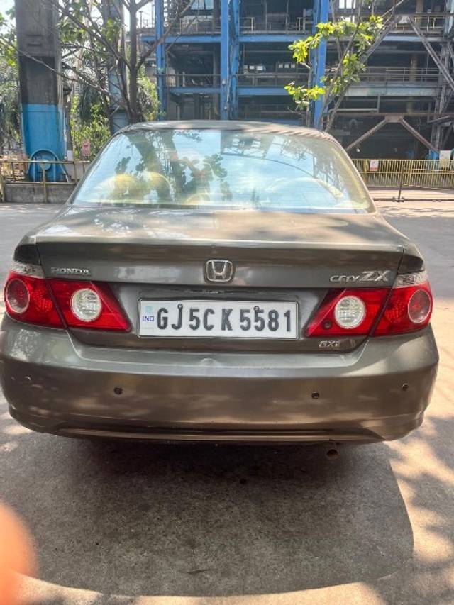 https://images10.gaadi.com/usedgaadi-sellcar/UsedCar/e5d1d4f4a/34e2c51b-6629-4254-b5b4-1ceddb0225e6.jpeg?imwidth=6401