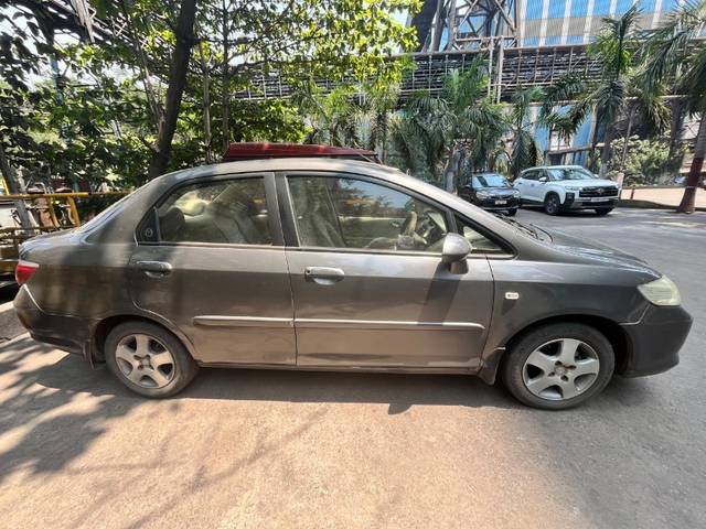 https://images10.gaadi.com/usedgaadi-sellcar/UsedCar/e5d1d4f4a/6f16ddd3-f4cb-4609-8898-887ebd54ba29.jpeg?imwidth=6402