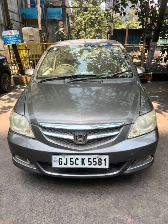 https://images10.gaadi.com/usedgaadi-sellcar/UsedCar/e5d1d4f4a/c59baeab-c8de-4117-a32e-4e7dce3a0db1.jpeg?imwidth=6400
