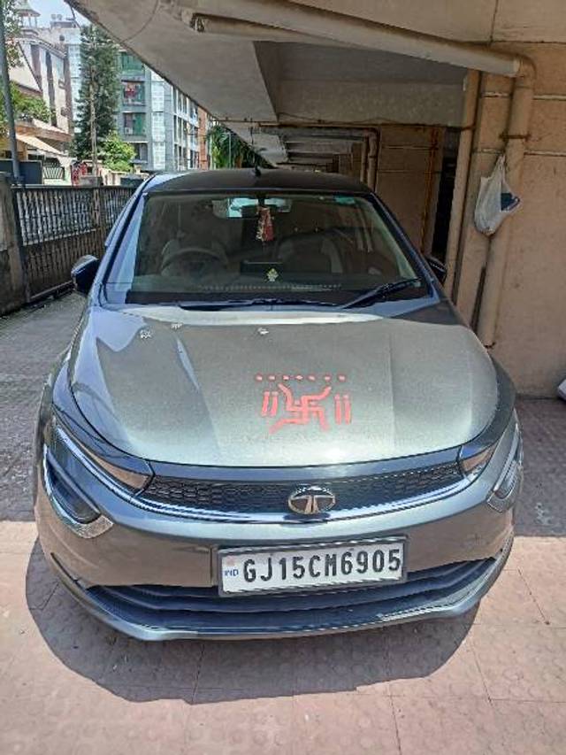 https://images10.gaadi.com/usedgaadi-sellcar/UsedCar/e5d1d740a/3fb019b1-9a28-4fbb-96c5-603d14e8a61e.jpg?imwidth=6400