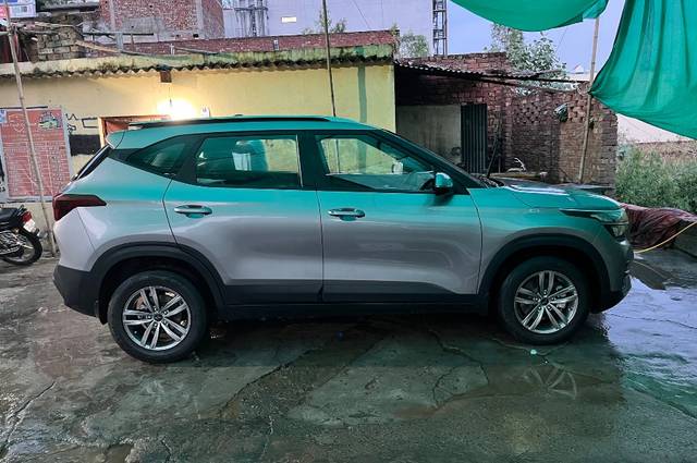 https://images10.gaadi.com/usedgaadi-sellcar/UsedCar/e5d20516a/c10e99ba-744c-4f90-a4fa-6fd93733085c.jpeg?imwidth=6401