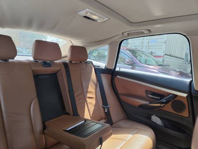 https://images10.gaadi.com/usedgaadi-sellcar/UsedCar/e5d20914a/a56c7a3f-d58b-4464-9312-6c741ffb5b7a.jpeg?imwidth=6402