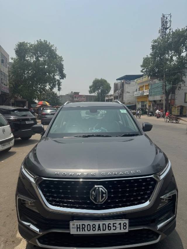 https://images10.gaadi.com/usedgaadi-sellcar/UsedCar/e5d235d7a/cd53d053-f395-4044-b074-372f7beb22c2.jpeg?imwidth=6400