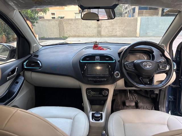https://images10.gaadi.com/usedgaadi-sellcar/UsedCar/e5d2e969a/167274e0-9ca1-4c3c-a852-1fa5294dc2c7.jpeg?imwidth=6400