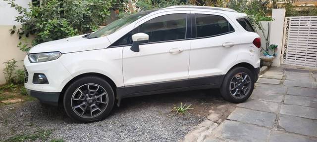 https://images10.gaadi.com/usedgaadi-sellcar/UsedCar/e5d2fc74a/818aba0f-19ec-4bfc-8e44-54774c21ad1c.jpg?imwidth=6400