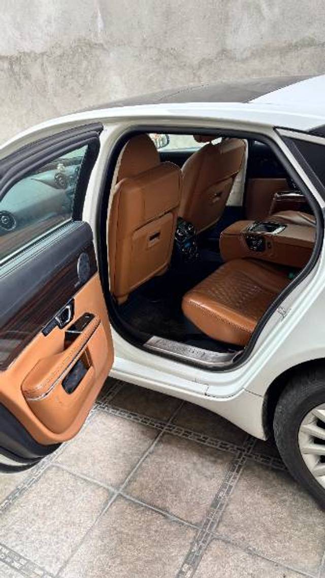 https://images10.gaadi.com/usedgaadi-sellcar/UsedCar/e5d32aeda/82ba6124-7370-4f70-9ff2-0e1bf981dba3.jpg?imwidth=6402