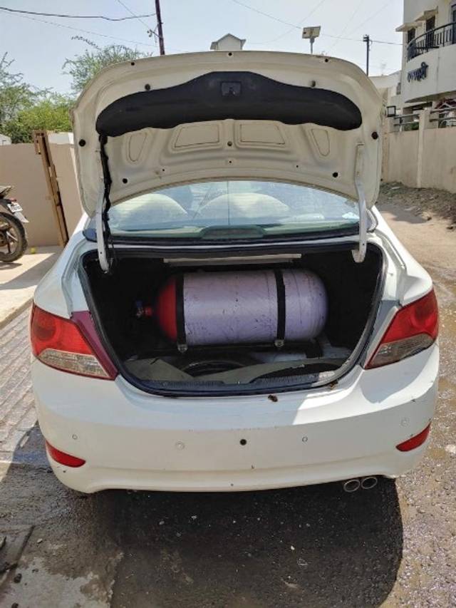 https://images10.gaadi.com/usedgaadi-sellcar/UsedCar/e5d357ada/0eac14b4-24c6-41b7-b740-73985f3e6fad.jpeg?imwidth=6401
