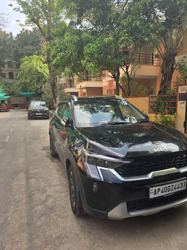 https://images10.gaadi.com/usedgaadi-sellcar/UsedCar/e5d3954aa/778541b3-b586-4cd4-b50f-3362a2e9b622.jpeg?imwidth=6400