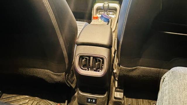 https://images10.gaadi.com/usedgaadi-sellcar/UsedCar/e5d3954aa/9b74e8e1-f738-436f-a6d6-fc5c52fefde1.jpeg?imwidth=6401