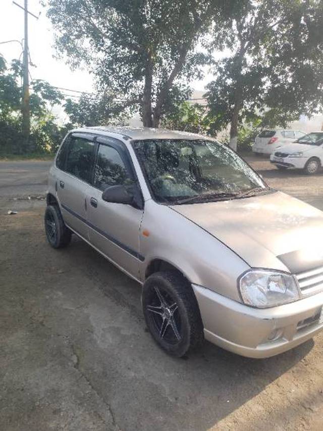 https://images10.gaadi.com/usedgaadi-sellcar/UsedCar/e5d3b76ba/187e1c37-85c7-448f-9a5c-47ea28f3c4c6.jpg?imwidth=6400