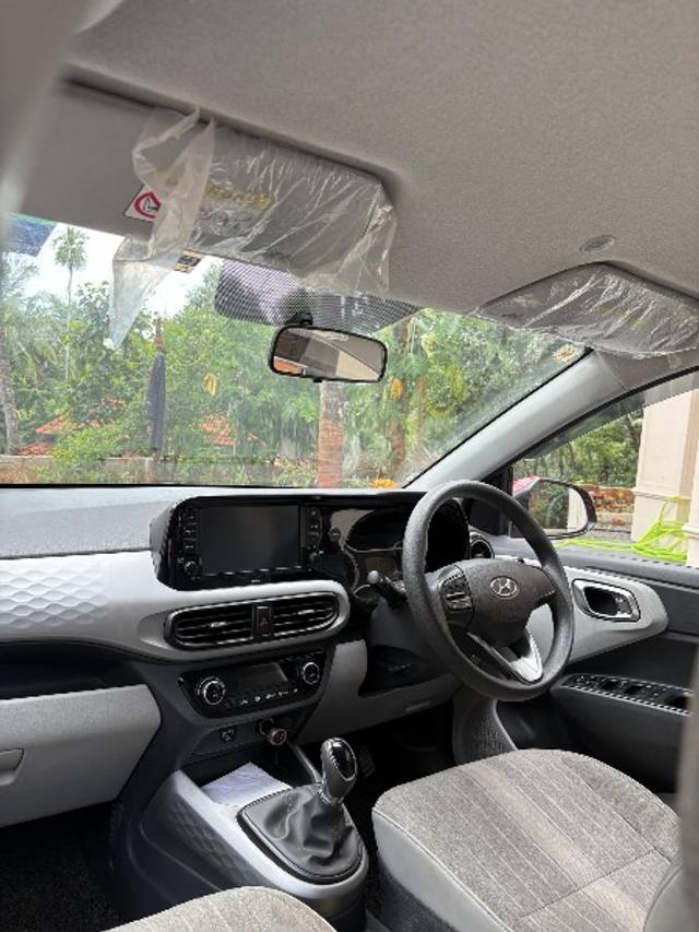 https://images10.gaadi.com/usedgaadi-sellcar/UsedCar/e5d3ba41a/badead7c-7792-40a7-ae44-2cade14114b5.jpeg?imwidth=6401