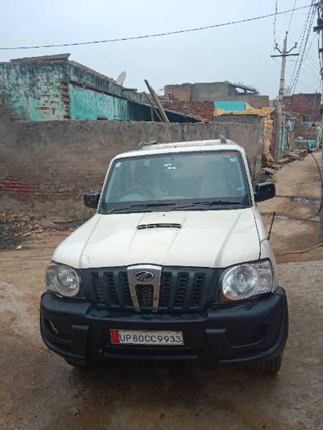 https://images10.gaadi.com/usedgaadi-sellcar/UsedCar/e5d443aea/b383d3f5-0195-4591-8ee5-506bfb8ac363.jpg?imwidth=6400