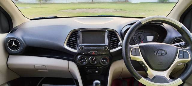 https://images10.gaadi.com/usedgaadi-sellcar/UsedCar/e5d45bb3a/10a77d7e-dad3-4675-8cd2-6854c4f490bc.jpg?imwidth=6402