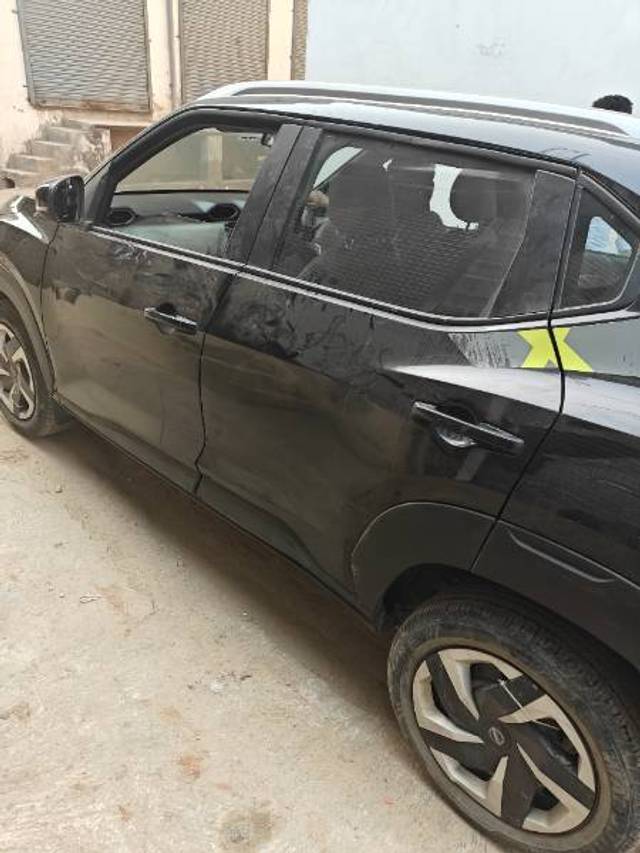https://images10.gaadi.com/usedgaadi-sellcar/UsedCar/e5d4617fa/07e747b8-c02e-4a40-8694-d1c1944af3a4.jpg?imwidth=6402