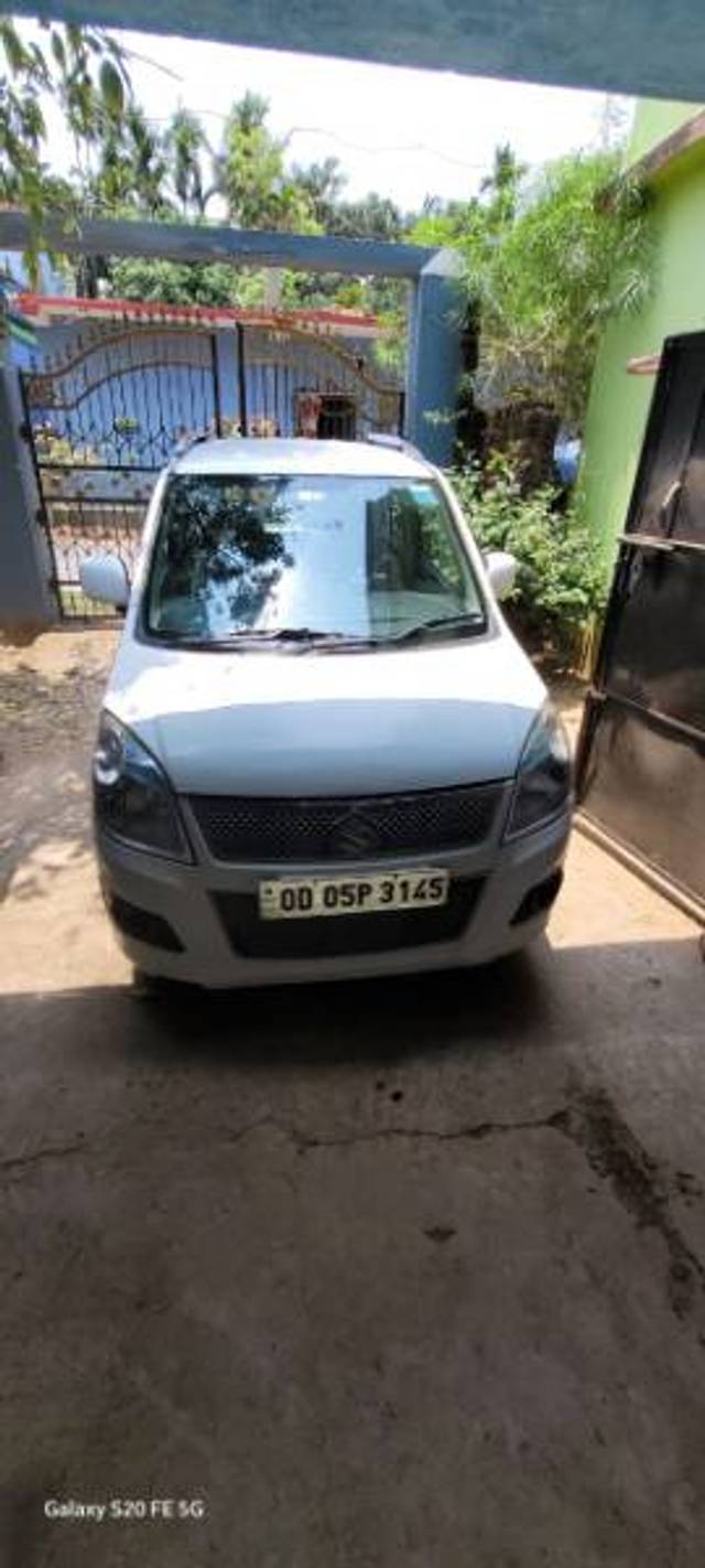 https://images10.gaadi.com/usedgaadi-sellcar/UsedCar/e5d4af9ba/01898882-a491-4a44-a3a1-8e52838a22f4.jpeg?imwidth=6400