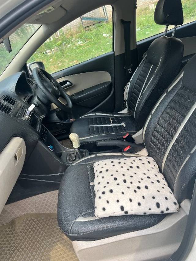 https://images10.gaadi.com/usedgaadi-sellcar/UsedCar/e5d5a105a/2e974fd5-15d9-4767-93e2-df06705879f1.jpeg?imwidth=6402