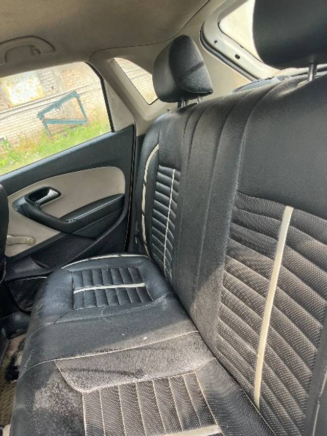 https://images10.gaadi.com/usedgaadi-sellcar/UsedCar/e5d5a105a/f2b015da-9961-4074-b892-e6d7c17ac7d1.jpeg?imwidth=6401