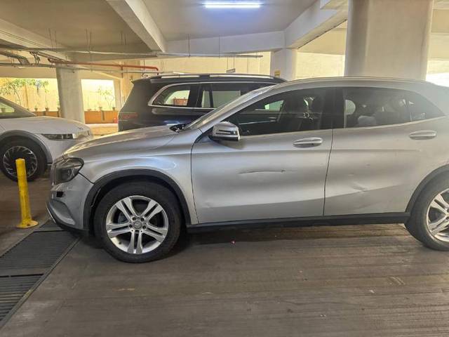 https://images10.gaadi.com/usedgaadi-sellcar/UsedCar/e5d60d6fa/36df5900-d4d2-4a07-85f4-ff3755c4e491.jpeg?imwidth=6400