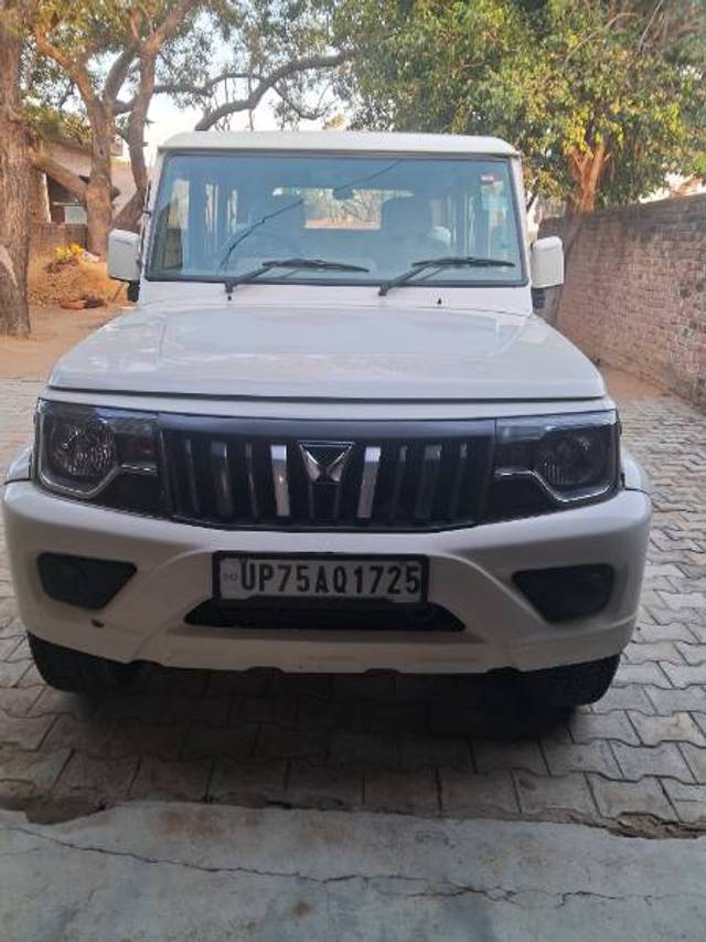 https://images10.gaadi.com/usedgaadi-sellcar/UsedCar/e5d61495a/5aaec34f-fa13-4802-86ed-08284faa280e.jpg?imwidth=6400