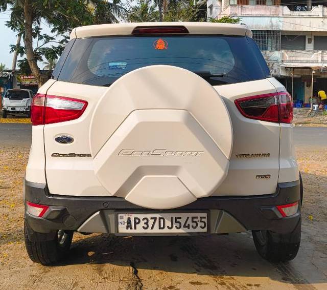 https://images10.gaadi.com/usedgaadi-sellcar/UsedCar/e5d61f24a/366f30a2-501a-4946-b797-3d9efa9ef362.jpg?imwidth=6400