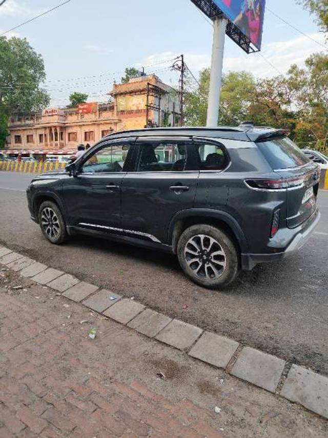 https://images10.gaadi.com/usedgaadi-sellcar/UsedCar/e5d63a01a/efdc602e-6813-4b8e-a535-c9601abeade3.jpg?imwidth=6401