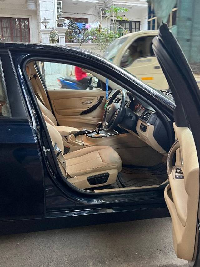 https://images10.gaadi.com/usedgaadi-sellcar/UsedCar/e5d65cd0a/5dda2385-87d9-463d-b3ea-c1677ed8584c.jpeg?imwidth=6402